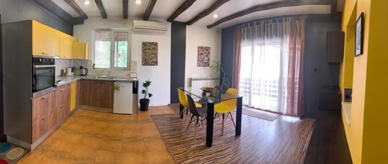 Trakia Street Apartment Plovdiv Bagian luar foto